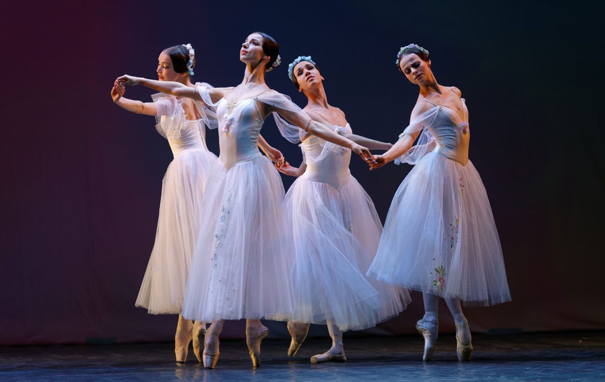 Capodanno Milano 2025 a Teatro gli spettacoli da non perdere