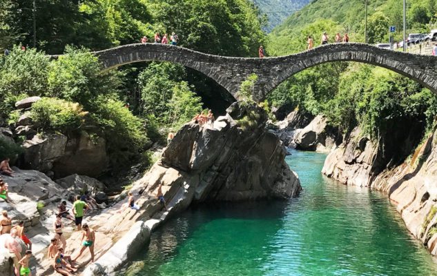 Dove fare il bagno vicino Milano: 3 luoghi da sogno immersi nella Natura