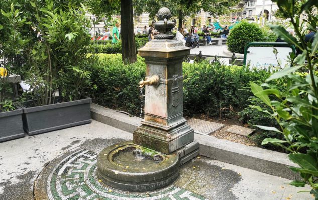 Fontanella in Piazza della Scala