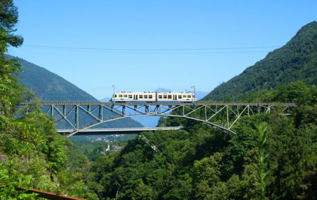 Il Trenino delle Centovalli: una delle ferrovie panoramiche più belle del mondo