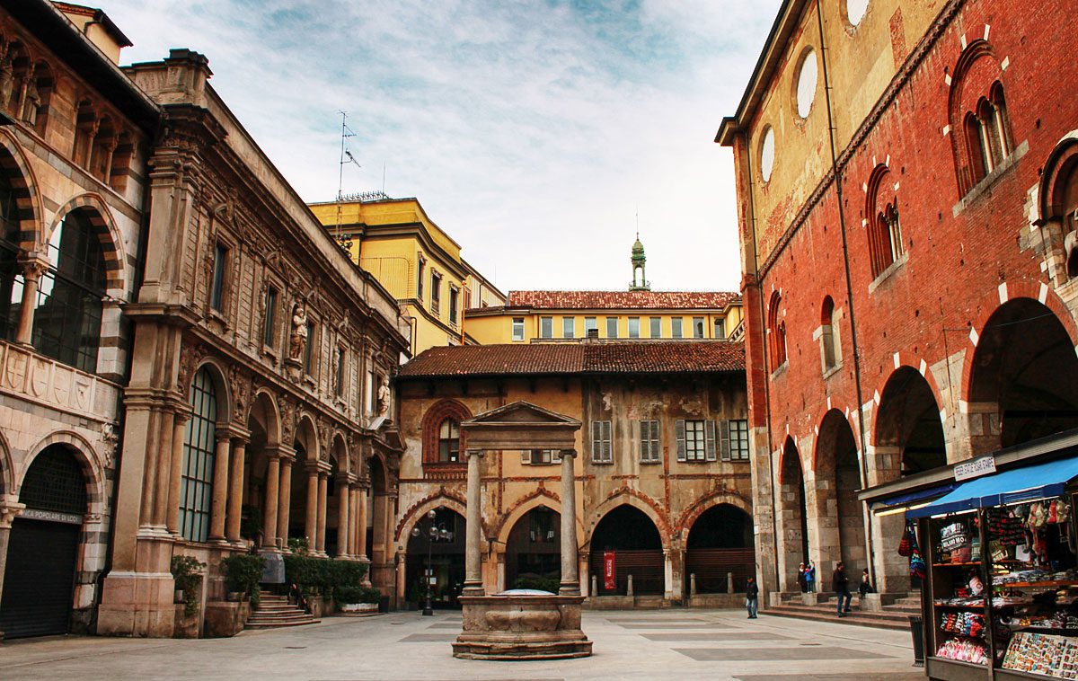 Piazza Mercanti, il salotto medievale di Milano