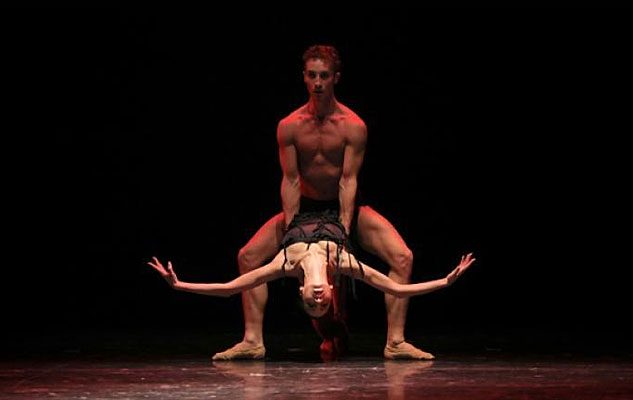 “La vie en Rose – Bolero”: il Balletto di Milano al Teatro Nuovo omaggia Charles Aznavour