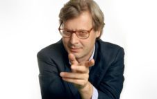 Vittorio Sgarbi a Milano nel 2020 con "Raffaello": date e biglietti