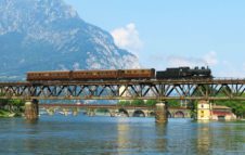 Lario Express: un viaggio nel tempo sul treno storico che collega Milano al Lago di Como