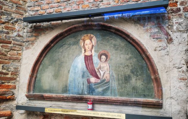 Pavimento ritrovato della cappella di Santa Maria alla Porta a Milano