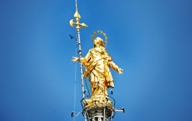 La Madonnina, statua simbolo che veglia su Milano