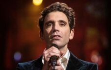 Mika a Milano nel 2022 con "The Magic Piano Tour": date e biglietti