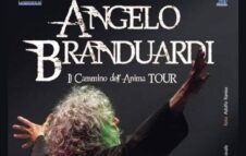 Angelo Branduardi a Milano nel 2022 con "Il Cammino dell'Anima Tour"