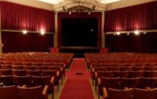 Il musical "Tutto il mondo è teatro" a Milano nel 2022: date e biglietti dello spettacolo