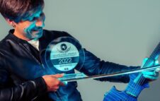 Andrea Casta a Milano nel 2023 con il suo “The Space Violin Visual Concert”: data e biglietti