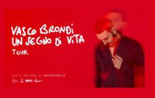 Vasco Brondi in concerto a Milano nel 2024 ai Magazzini Generali