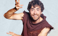 Giovanni Scifoni in scena a Milano con "Frà - San Francesco, la superstar del medioevo"