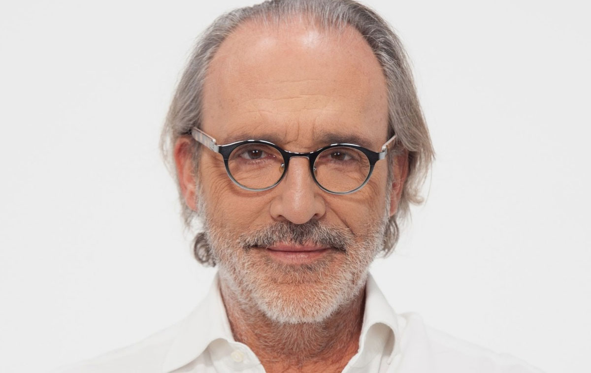 Luca Ward in “Il talento di essere tutti e nessuno” a Milano nel 2025