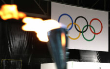 Braceri Olimpici di Milano Cortina 2026: orari e luoghi per vedere la fiamma olimpica