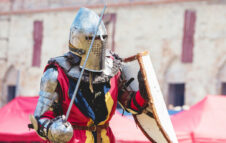 Torna la Festa Medievale di San Sigismondo tra sbandieratori, scherma storica e degustazioni