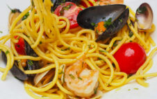 La Sagra del Pesce arriva a Legnano per tre giorni di fritto misto e ricette di mare