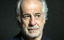 Toni Servillo in scena gratis nel Duomo di Milano con “Le voci di Dante”: info e prenotazioni