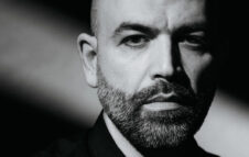 Roberto Saviano torna sul palco a Milano con “Quel che resta di me”: info e biglietti