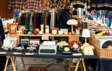 Il mercatino “Le Pulci Pettinate” torna a Milano tra vintage, tatuaggi e tanta musica dal vivo