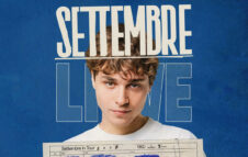Il giovane cantautore Settembre in concerto ai Magazzini Generali di Milano con il suo nuovo tour